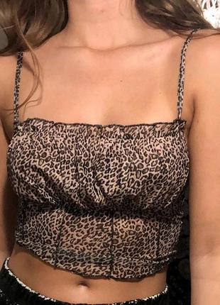 Топ с леопардовым принтом от shein.