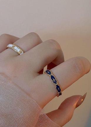 Кольцо с синей эмалью, золотистое3 фото