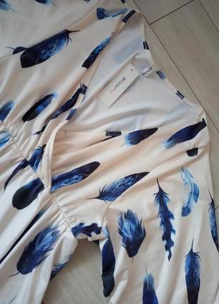 Платье макси с v-образным вырезом  и принтом с перьями2 фото