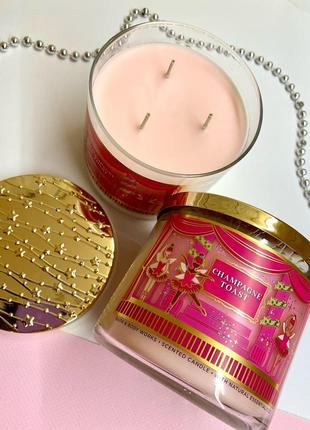 Свічка на 3 гноти champagne toast bath and body works аромасвічка