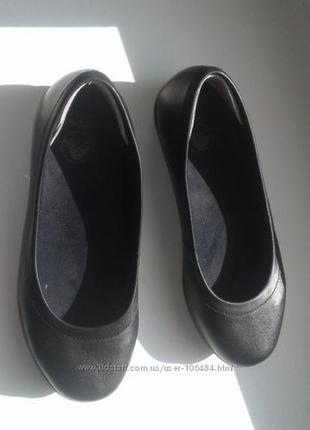 Шкіряні туфлі, балетки crocs устілка 23см 4