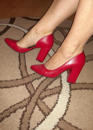 Шкіряні червоні туфлі4 фото