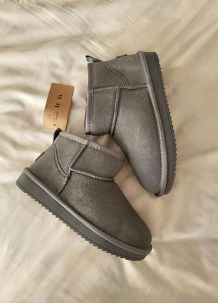 Жіночі уггі сірі ugg no brand ultra mini grey