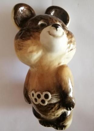 Олімпійський ведмедик лобз.