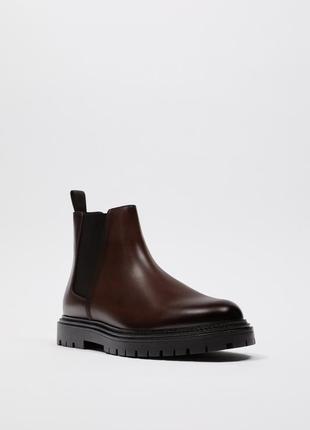 Zara кожаные ботинки челси на подошве с вышиками4 фото