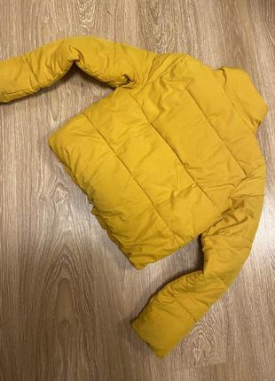 Желтая укороченная куртка дутик6 фото