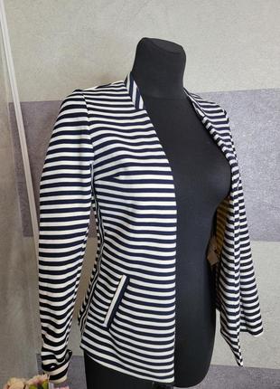 Жакет пиджак трикотажный плотный из вискозы.2 фото