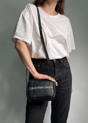 Шикарная мягкая сумка calvin klein small crossbody  бредова кросс боди в черном цвете келвин2 фото