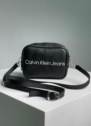 Шикарная мягкая сумка calvin klein small crossbody  бредова кросс боди в черном цвете келвин8 фото