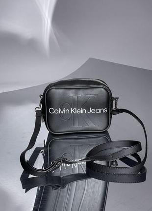 Шикарная мягкая сумка calvin klein small crossbody  бредова кросс боди в черном цвете келвин5 фото