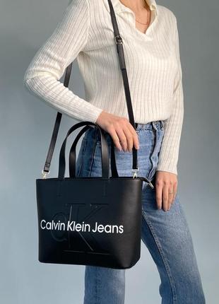 Вмістка сумка в чорному кольорі бренда calvin klein tote bag  люксова молодіжна модель