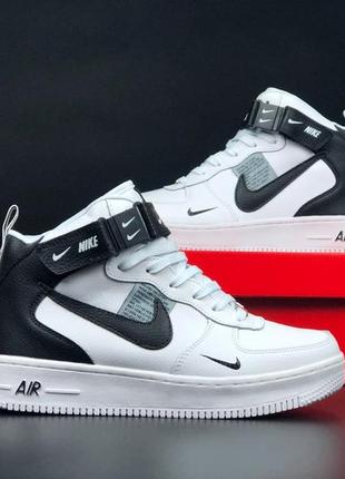 Зимние женские кроссовки nike air force 1 high winter white black fur белые с черным с мехом