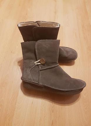 Замшеві черевики clarks lima caprice brown snuff