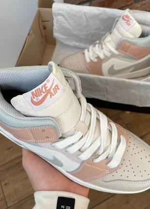 Женские кроссовки nike air jordan 1 retro beige3 фото