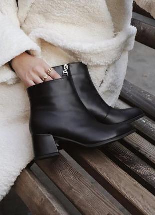 Ботльоны emmelie delage