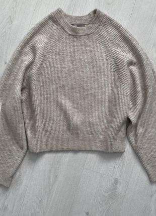 Базовый бежевый свитер asos.размер 36-38