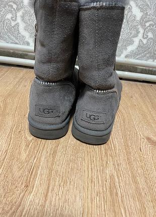 Ugg 3