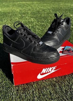 Женские кожаные кроссовки nike air force 1 '07 black dunk jordan