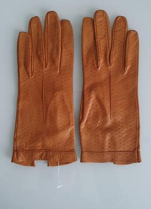 Кожаные перчатки рыжего цвета, перфорированная кожа.2 фото