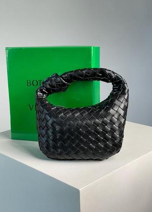Женская маленькая черная кожаная сумка bottega vetneta2 фото