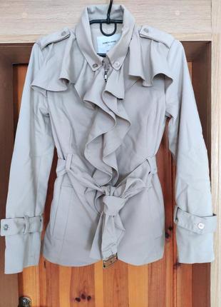 Производство италии оригинальная женская куртка ветровка пиджак в бежевом цвете
