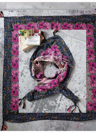 Волшебный платок с цветами (104 см на 110 см)