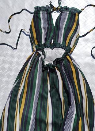 Стильное длинное платье в полоску с открытой спиной6 фото