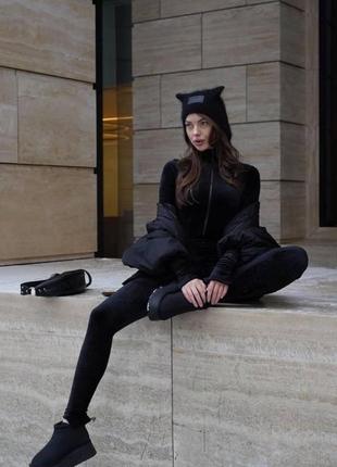 Модний жіночий комбінезон велюровий приталений флісовий на блискавці з довгим рукавом, чорного кольору демісезонний6 фото