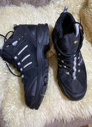 Чёрные тёплые кроссовки термо 40,5-41 р adidas6 фото
