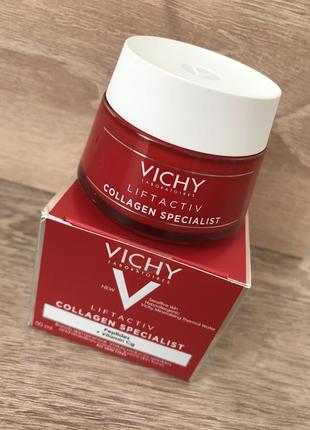 Антивіковий крем для корекції видимих ознак старіння шкіри обличчя