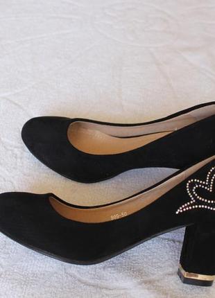 Черные туфли 37 размера на устойчивом каблуке5 фото