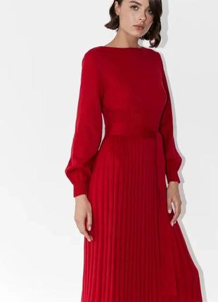 Неймовірна сукня