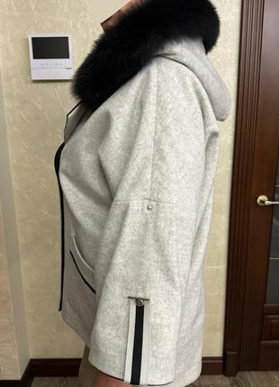 Укороченное пальто с натуральным мехом2 фото
