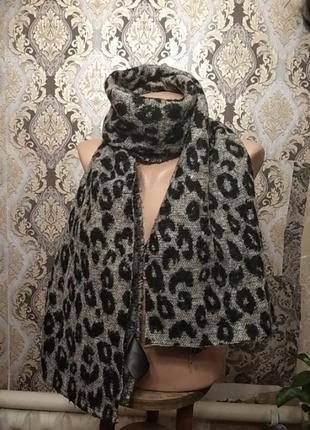Теплый женский шарф.