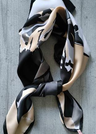 Итальянский атласный платок, платье2 фото