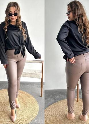 Матовые женские кожаные брюки лосины на флисе7 фото