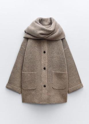 Коротке трикотажне пальто з шарфом7 фото