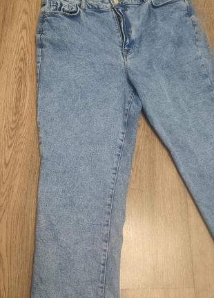 Отбеленные джинсы мом3 фото