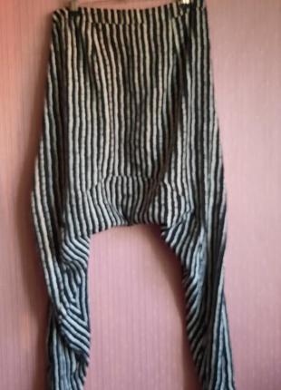 Дизайнерские брюки с матней заниженным шаговым швом слонкой в стиле rundhol gortz от sweewe paris2 фото