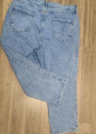Отбеленные джинсы мом5 фото