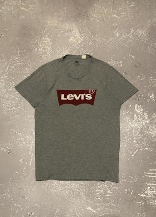 Levis big logo