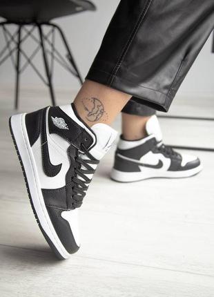 Жіночі кросівки nike air jordan retro 1 high black white 2 зима знижка sale / smb5 фото