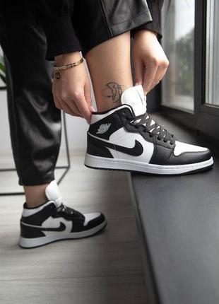 Жіночі кросівки nike air jordan retro 1 high black white 2 зима знижка sale / smb8 фото