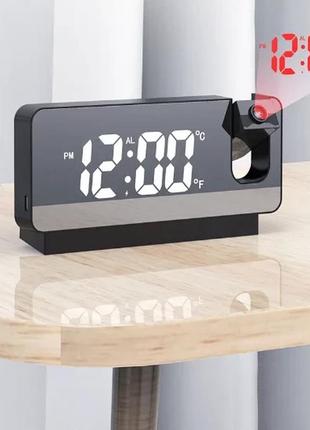 Электронные часы настольные проекциолнные имеет функции оповещения о температуре, будильнике и другом черные