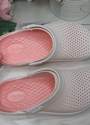 Крокси жіночі пудрові лайт райд lite ride сабо кроксы crocs literide™ clog pink/white5 фото