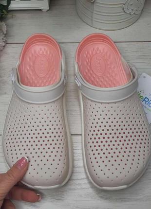 Крокси жіночі пудрові лайт райд lite ride сабо кроксы crocs literide™ clog pink/white