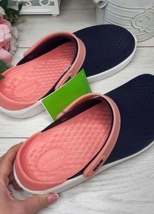 Кроксы женские синие с розовой шлейкой сабо crocs lite ride clog crocs literide™ clog navy/melon4 фото