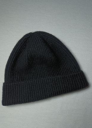Черная шапка. теплая шапка. шапка зимняя. шапка с добавлением ангоры. фирменная шапка