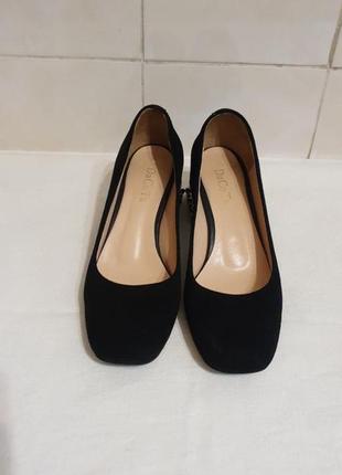 Стильные женские черные туфли на квадратных каблуках р.36 (24 см)2 фото