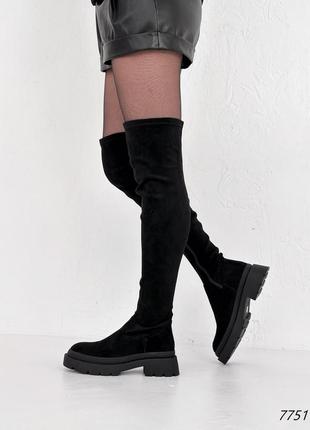 Стильні чорні якісні жіночі ботфорти на масивній підошві,зимові,замшеві(екозамша) жіноче взуття зима5 фото